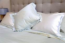 Here's What You Want To Know About Silk Pillowcases and Sleep Retreats